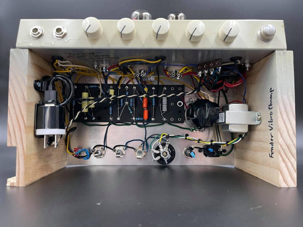 2022 Fender Vibro Champ Radio 2022 Fender Vibro Champ Radio