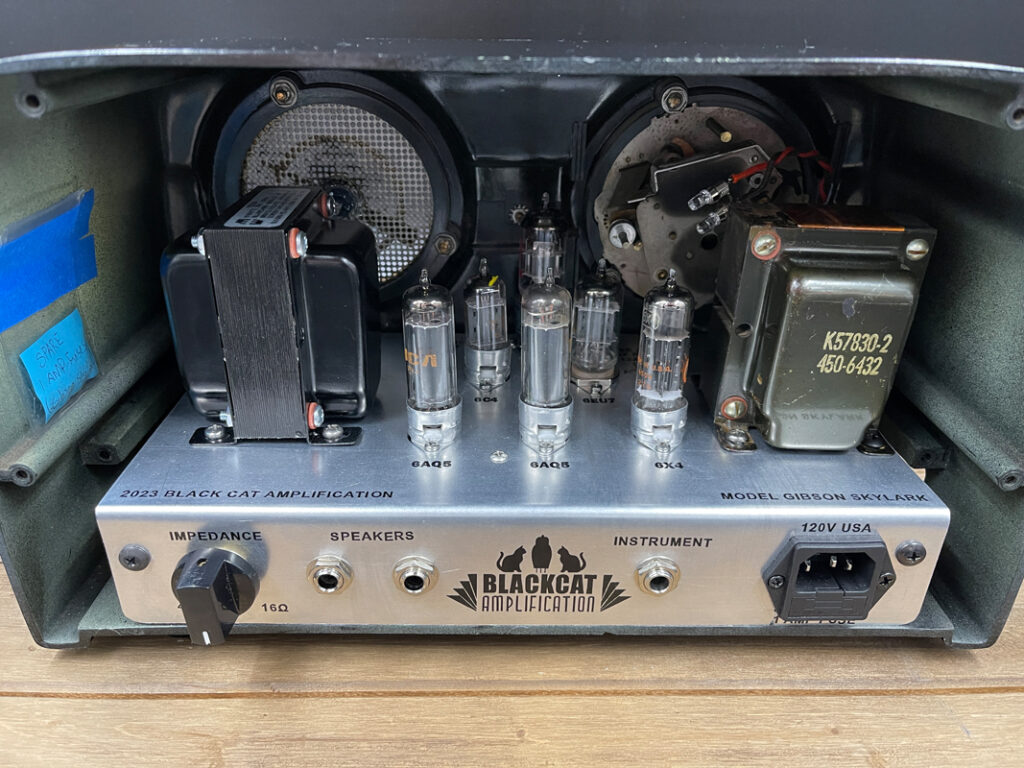 Gibson Skylark Dashboard Radio Gibson Skylark Dashboard Radio