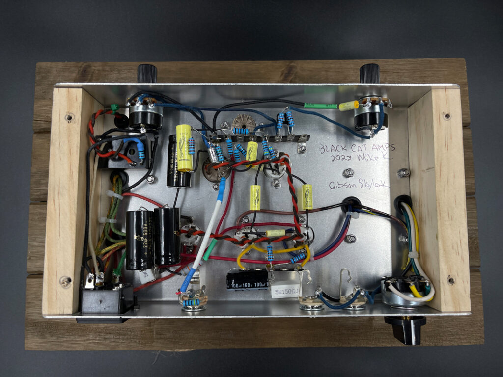 Gibson Skylark Dashboard Radio Gibson Skylark Dashboard Radio